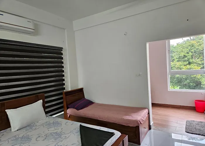 Yogis Inn